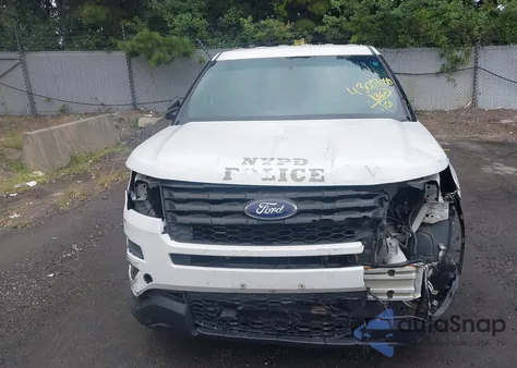 2016 Ford Police Interceptor z USA, uszkodzony, nr VIN 1FM5K8AR9GGC42360